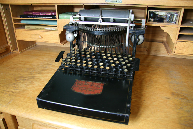 Caligraph 2 Typewriter - Antique Typewriters